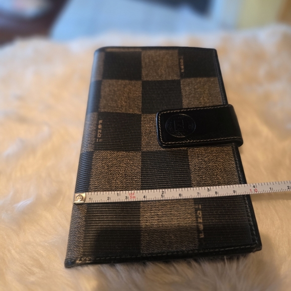 Authentic Fendi wallet - Picture 11 of 11